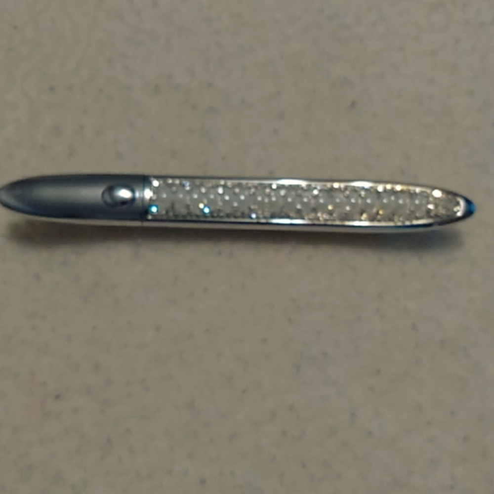 Lashes adhesive/waterproof eyeliner